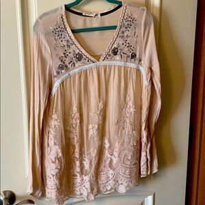 Detailed long sleeve blouse